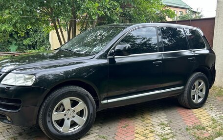 Volkswagen Touareg III, 2002 год, 750 000 рублей, 4 фотография
