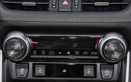 Toyota RAV4, 2024 год, 3 356 000 рублей, 19 фотография