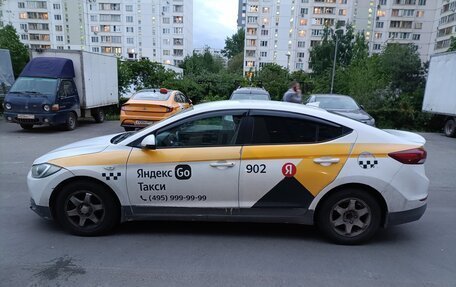 Hyundai Elantra VI рестайлинг, 2017 год, 820 000 рублей, 2 фотография