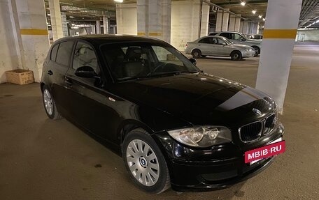 BMW 1 серия, 2009 год, 900 000 рублей, 2 фотография