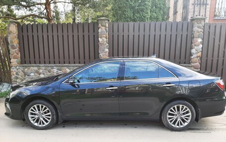 Toyota Camry, 2017 год, 2 350 000 рублей, 8 фотография