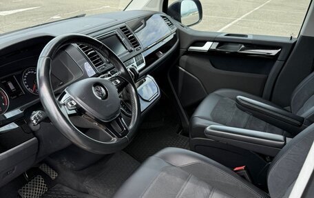 Volkswagen Multivan T6 рестайлинг, 2016 год, 3 800 000 рублей, 2 фотография