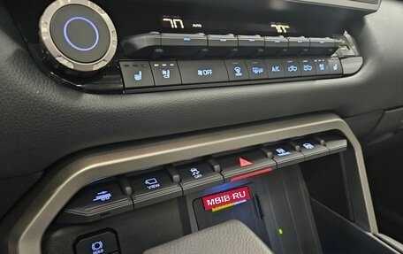 Toyota Tundra, 2023 год, 7 000 000 рублей, 25 фотография