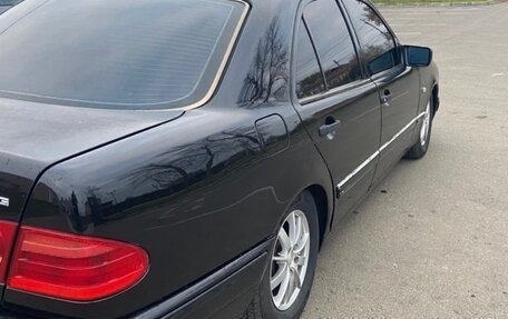Mercedes-Benz E-Класс, 1995 год, 300 000 рублей, 8 фотография