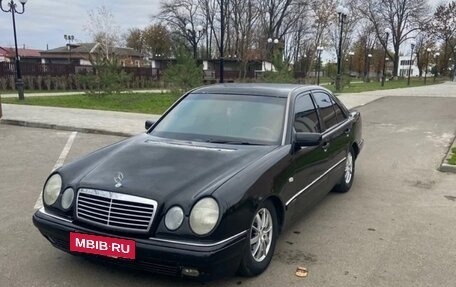 Mercedes-Benz E-Класс, 1995 год, 300 000 рублей, 13 фотография