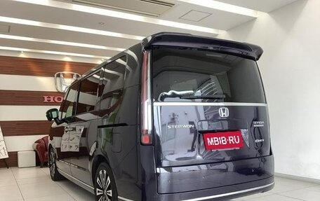 Honda Stepwgn, 2022 год, 2 905 000 рублей, 3 фотография