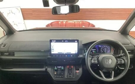 Honda Stepwgn, 2022 год, 2 905 000 рублей, 13 фотография