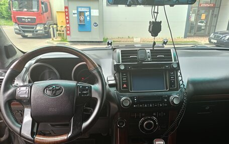 Toyota Land Cruiser Prado 150 рестайлинг 2, 2013 год, 3 190 000 рублей, 8 фотография