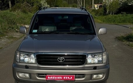 Toyota Land Cruiser 100 рестайлинг 2, 2000 год, 3 500 000 рублей, 1 фотография