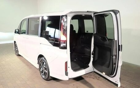 Honda Stepwgn IV, 2021 год, 2 045 000 рублей, 1 фотография
