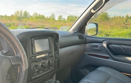 Toyota Land Cruiser 100 рестайлинг 2, 2000 год, 3 500 000 рублей, 12 фотография