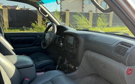 Toyota Land Cruiser 100 рестайлинг 2, 2000 год, 3 500 000 рублей, 10 фотография