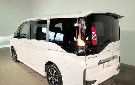 Honda Stepwgn IV, 2021 год, 2 045 000 рублей, 2 фотография