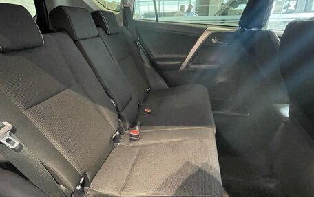 Toyota RAV4, 2019 год, 2 599 000 рублей, 13 фотография