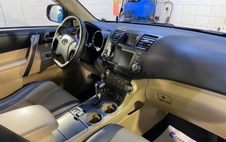 Toyota Highlander III, 2011 год, 2 250 000 рублей, 6 фотография