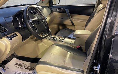 Toyota Highlander III, 2011 год, 2 250 000 рублей, 18 фотография