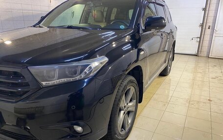 Toyota Highlander III, 2011 год, 2 250 000 рублей, 16 фотография