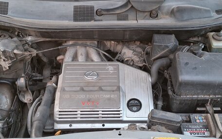 Lexus RX IV рестайлинг, 1999 год, 850 000 рублей, 8 фотография