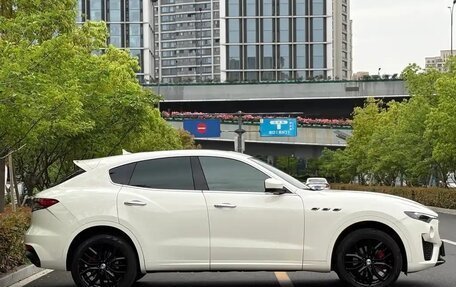 Maserati Levante I, 2022 год, 5 000 100 рублей, 6 фотография