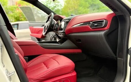 Maserati Levante I, 2022 год, 5 000 100 рублей, 10 фотография