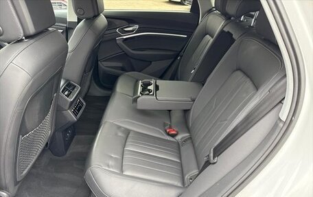 Audi e-tron Sportback I, 2022 год, 5 170 000 рублей, 8 фотография