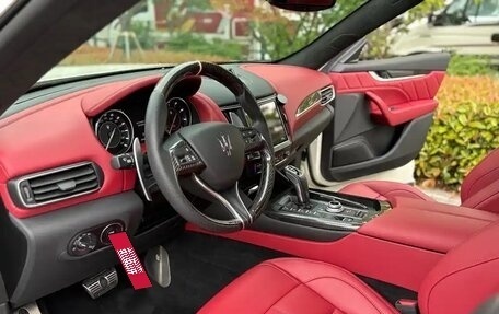Maserati Levante I, 2022 год, 5 000 100 рублей, 12 фотография