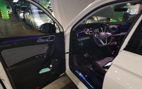 Volkswagen Tiguan II, 2022 год, 3 020 000 рублей, 8 фотография