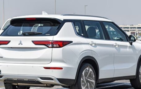 Mitsubishi Outlander, 2025 год, 3 990 000 рублей, 5 фотография