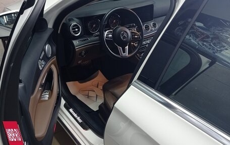 Mercedes-Benz E-Класс, 2019 год, 3 399 000 рублей, 5 фотография