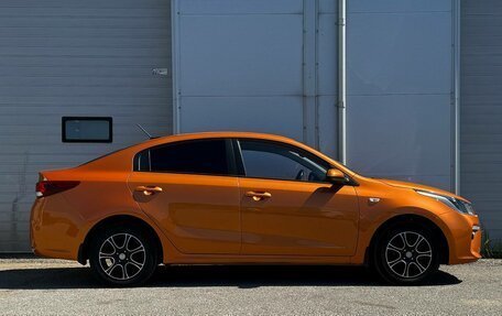 KIA Rio IV, 2017 год, 990 000 рублей, 10 фотография