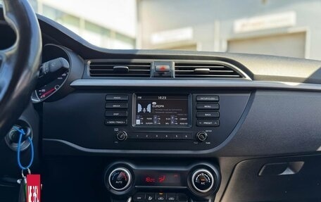 KIA Rio IV, 2017 год, 990 000 рублей, 17 фотография