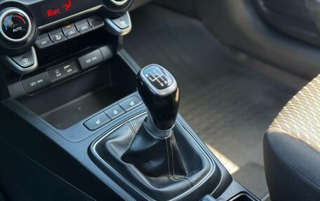 KIA Rio IV, 2017 год, 990 000 рублей, 20 фотография