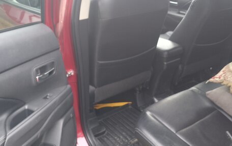 Mitsubishi Outlander III рестайлинг 3, 2014 год, 1 600 000 рублей, 9 фотография