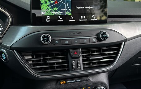 Ford Focus IV, 2018 год, 1 450 000 рублей, 3 фотография