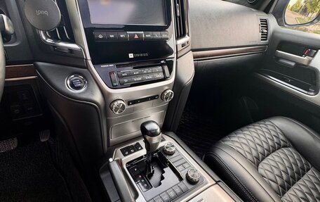 Toyota Land Cruiser 200, 2015 год, 5 640 000 рублей, 1 фотография