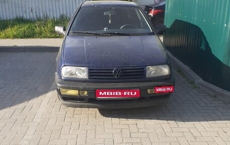Volkswagen Vento, 1993 год, 240 000 рублей, 1 фотография