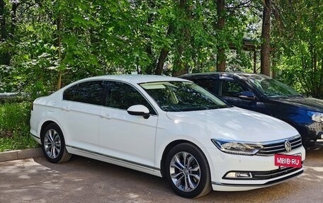 Volkswagen Passat B8 рестайлинг, 2015 год, 1 590 000 рублей, 11 фотография