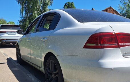 Volkswagen Passat B7, 2011 год, 925 000 рублей, 3 фотография