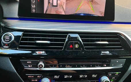BMW 5 серия, 2019 год, 3 300 000 рублей, 16 фотография