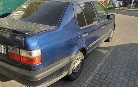 Volkswagen Vento, 1993 год, 240 000 рублей, 2 фотография