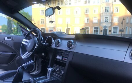 Ford Mustang VI рестайлинг, 2008 год, 2 200 000 рублей, 10 фотография