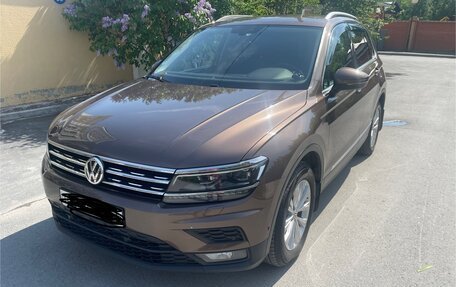 Volkswagen Tiguan II, 2018 год, 2 950 000 рублей, 4 фотография