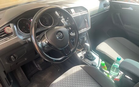 Volkswagen Tiguan II, 2018 год, 2 950 000 рублей, 9 фотография
