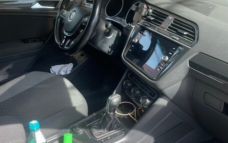 Volkswagen Tiguan II, 2018 год, 2 950 000 рублей, 8 фотография
