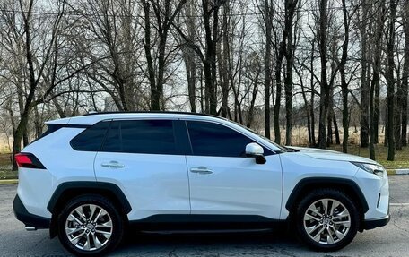 Toyota RAV4, 2022 год, 2 650 400 рублей, 2 фотография