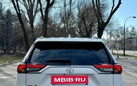 Toyota RAV4, 2022 год, 2 650 400 рублей, 4 фотография
