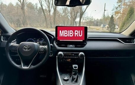 Toyota RAV4, 2022 год, 2 650 400 рублей, 6 фотография