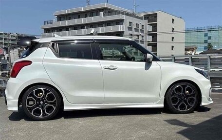 Suzuki Swift V, 2022 год, 1 350 000 рублей, 7 фотография