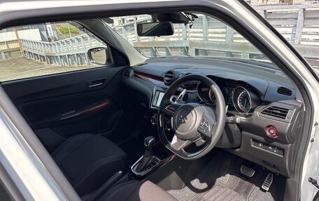 Suzuki Swift V, 2022 год, 1 350 000 рублей, 16 фотография