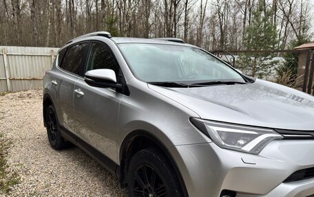 Toyota RAV4, 2017 год, 2 249 000 рублей, 3 фотография